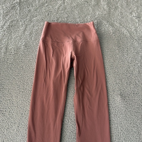 Lululemon Align Pant 28"
Figue size 4 - Picture 2 of 6
